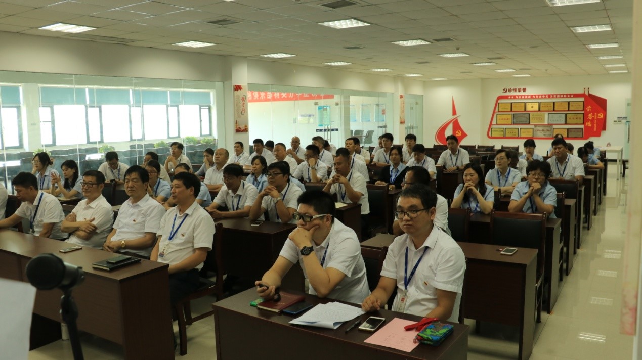 知识较量争前锋   比学赶超展风采 —— QMH官网乳业集团党委进行庆 “七一”党建知识较量