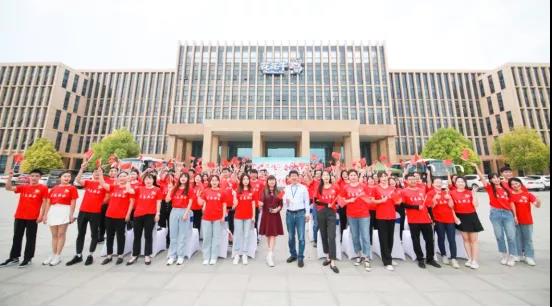 做白色的牛奶，创红色的企业，QMH官网乳业集团青春歌会庆祝建党100周年