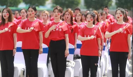 做白色的牛奶，创红色的企业，QMH官网乳业集团青春歌会庆祝建党100周年