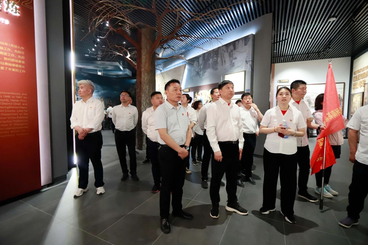 砥砺初心使命，罗致奋进力量丨QMH官网乳业集团党委组织发展进建“焦裕禄心灵”主题党日活动