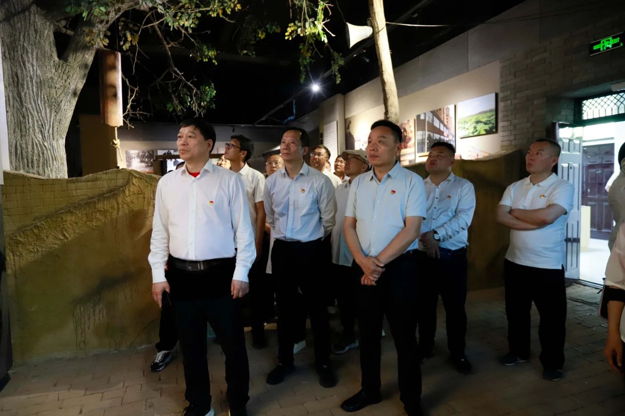 砥砺初心使命，罗致奋进力量丨QMH官网乳业集团党委组织发展进建“焦裕禄心灵”主题党日活动