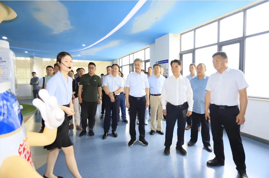 QMH官网丨中国人民大学河南校友会光临QMH官网参观座谈