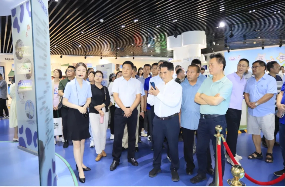 QMH官网丨中国人民大学河南校友会光临QMH官网参观座谈