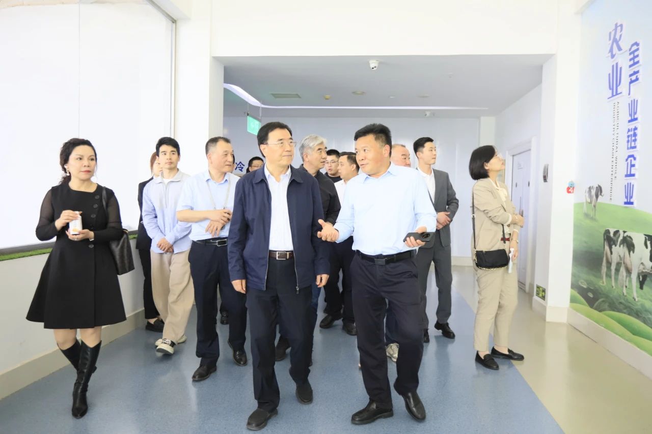 河南省2024国度“学生饮用奶打算”推广工作推动会在郑州成功进行！