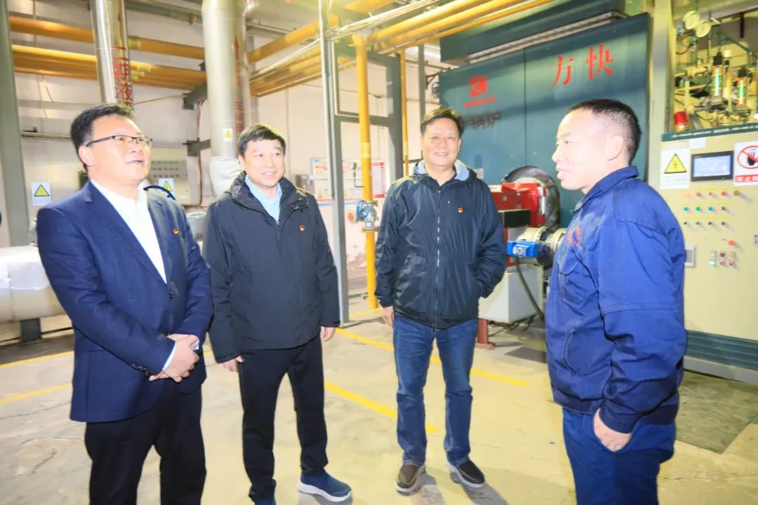 新春慰问送关切——集团党委书记、董事长慰问春节期间坚守岗位的一线职工