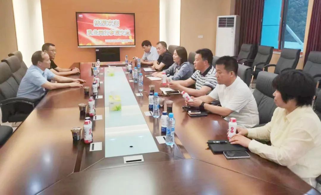 参观拓思路 互换促发展 | 集团辅导参与中乳协第二十九次年会暨中国（国际）乳业技术展览会并到江西阳光乳业参观座谈