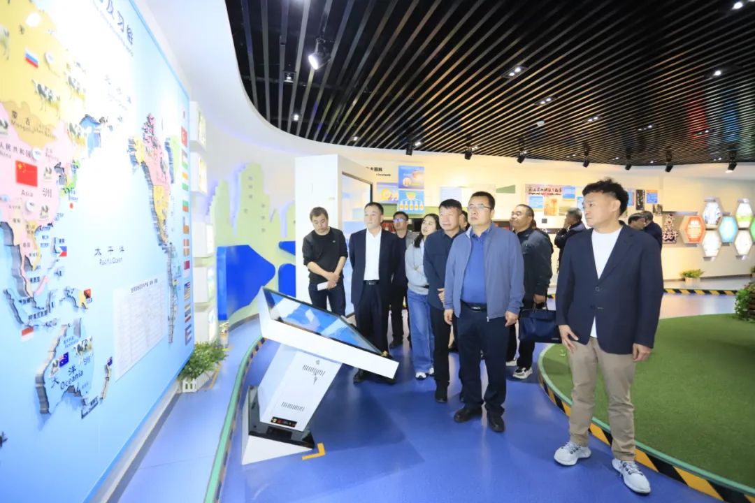 QMH官网丨宁夏农业村落厅畜牧兽医局局长洪龙一行光临QMH官网参观调研