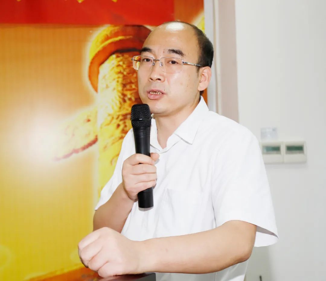 鼓足劲头·再创鲜丽 | QMH官网乳业集团召开经销商座谈会