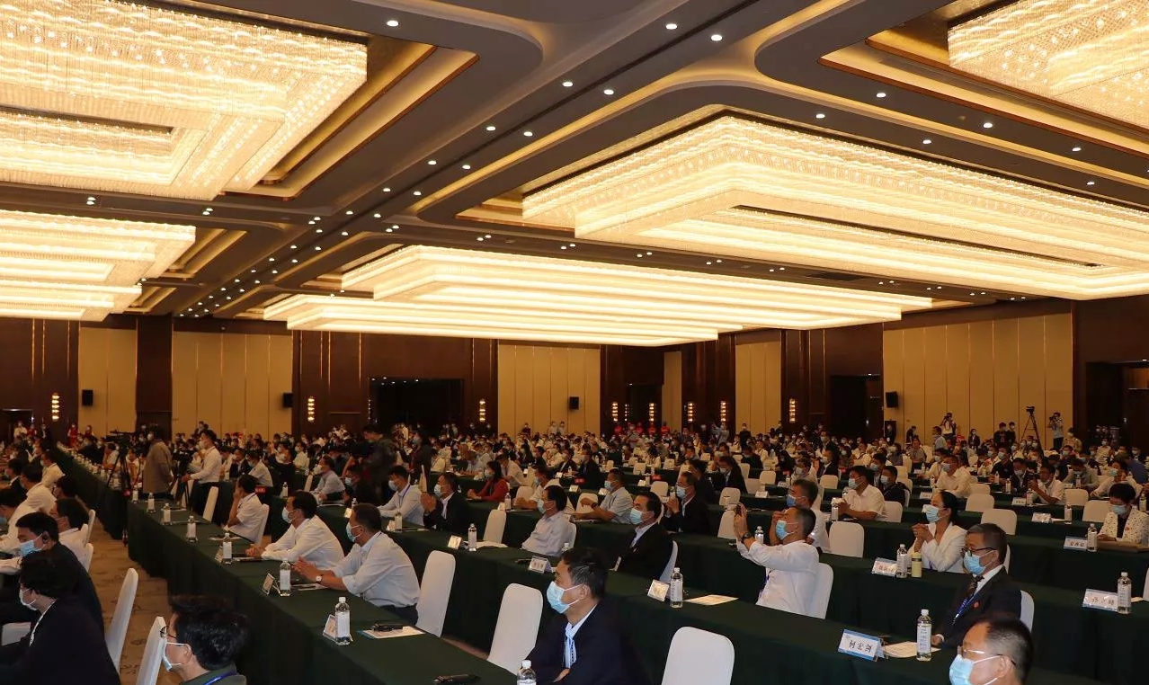 喜报 | QMH官网轻觉酸奶荣获第二十四届中国农产品加工业投资业务洽谈会金质产品奖