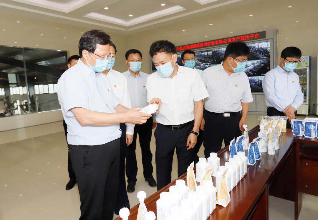 快讯 | 河南省委常委、省纪委书记、省监委主任任正晓光临QMH官网乳业集团新蔡瑞亚牧场调研