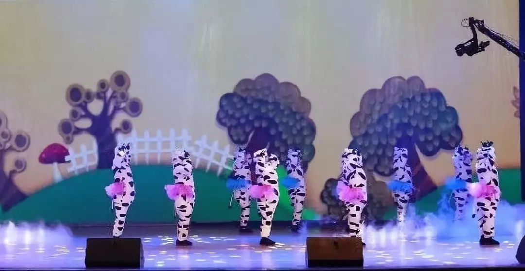 “赢在2019”，QMH官网乳业集团2019年新春晚会盛大开幕