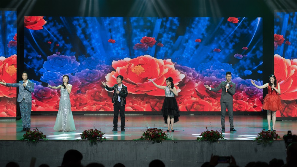 “不忘初心、聚力前杏妆 QMH官网集团2018迎新春联欢会隆沉进行