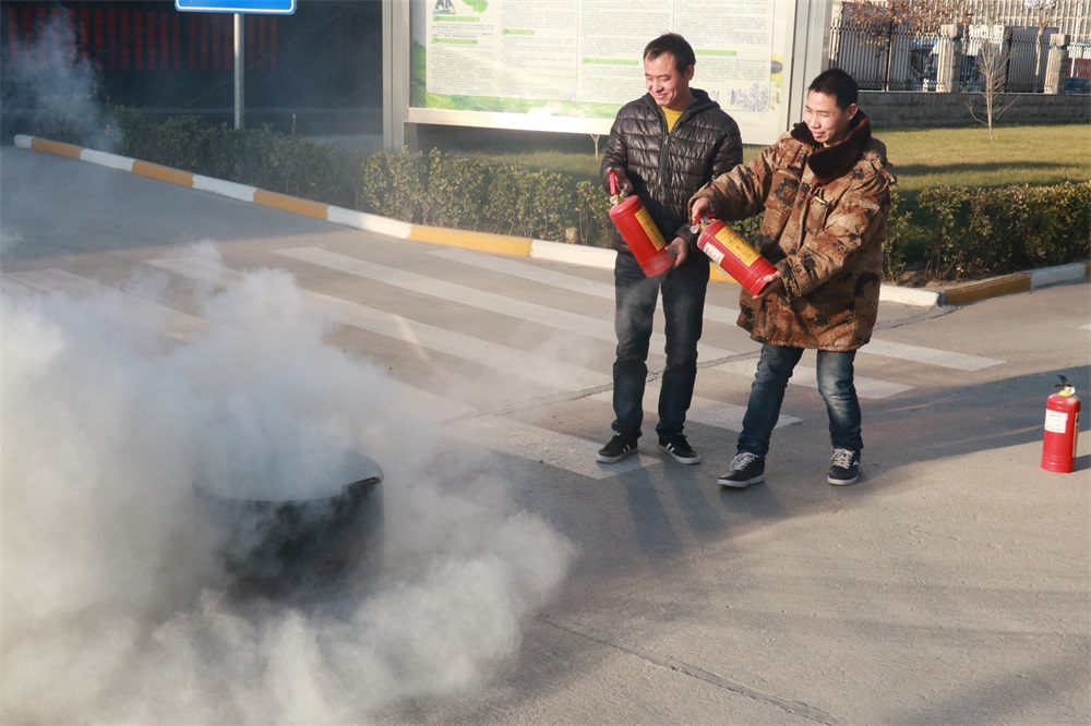 QMH官网郑州分公司冬季消防演练