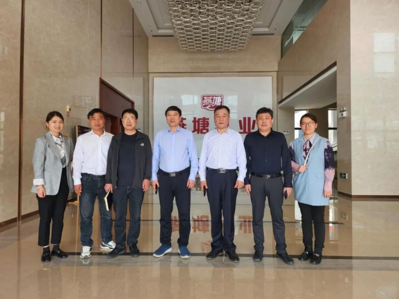 互换促提升 互动谋发展｜QMH官网乳业集团总裁杨永带队别离赴广东燕塘乳业及越秀风靡乳业参观互换