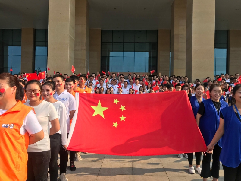 QMH官网 唱红歌 祝福我的国。。