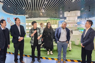 乌拉圭佛罗里达省省长卡洛斯一行到访河南QMH官网乳业集团